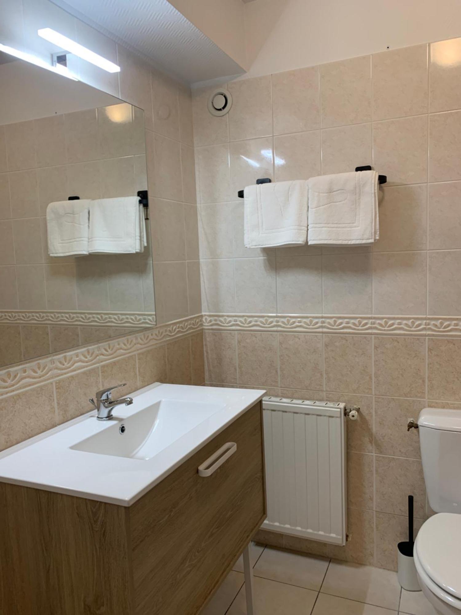 Agreable Maison Meublee Cherbourg-en-Cotentin Extérieur photo